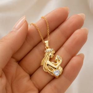 Gümüş Anne Bebek Figürlü Kalp Taşlı Gold Kolye